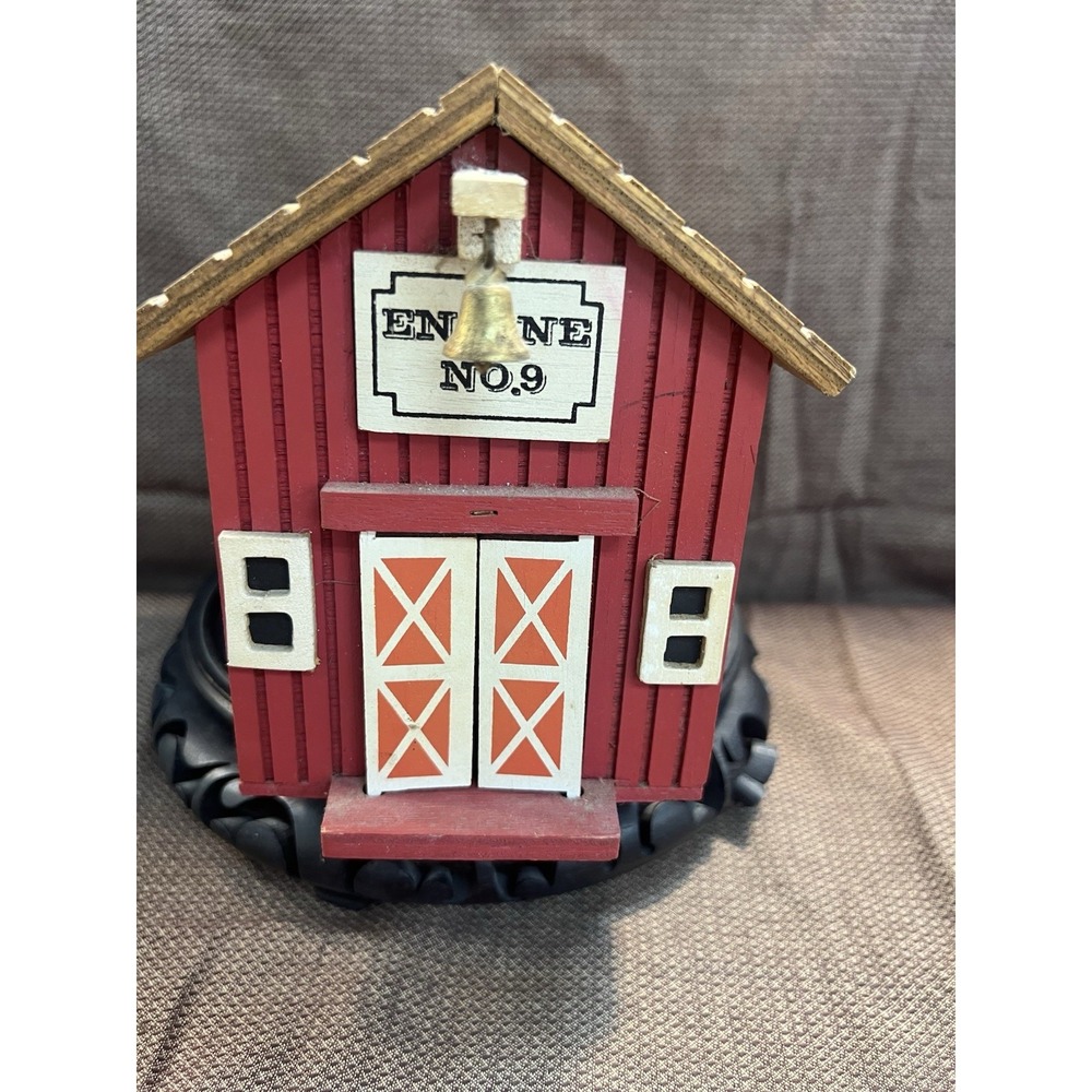 VTG Musical Music Box Firemen Fire Station Engine No 9 ‎ (190)
